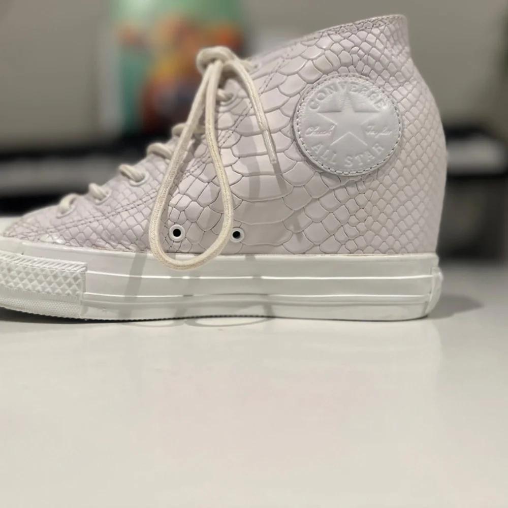 Converse Chuck Taylor Lux Mid Hidden Wedge White Python Leather Women's 8 - Picture 1 of 11